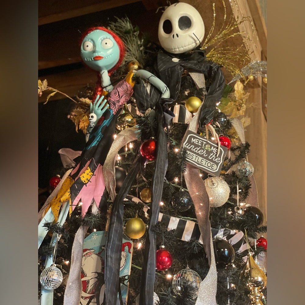 Jack Skellington & Sally From “The Nightmare Before Christmas” Halloween Figures - Picture 3 of 16